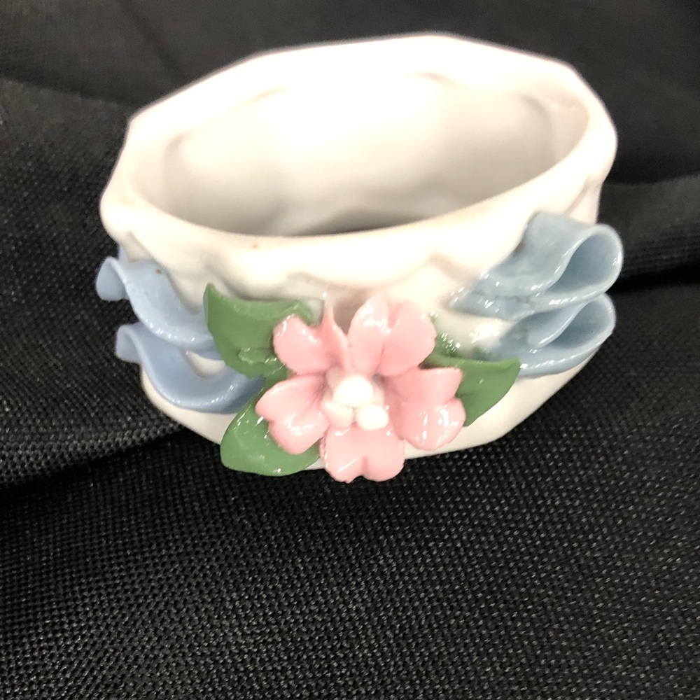 Floral Ceramic Napkin Rings - Picture 5 of 9